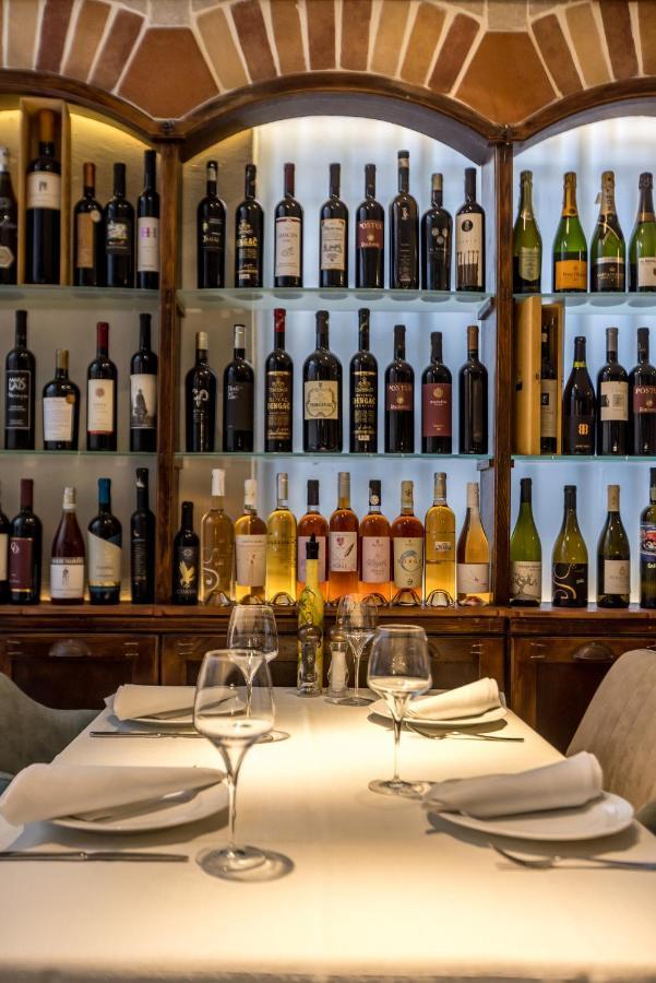 Leonis Restaurant & Rooms スプリト エクステリア 写真
